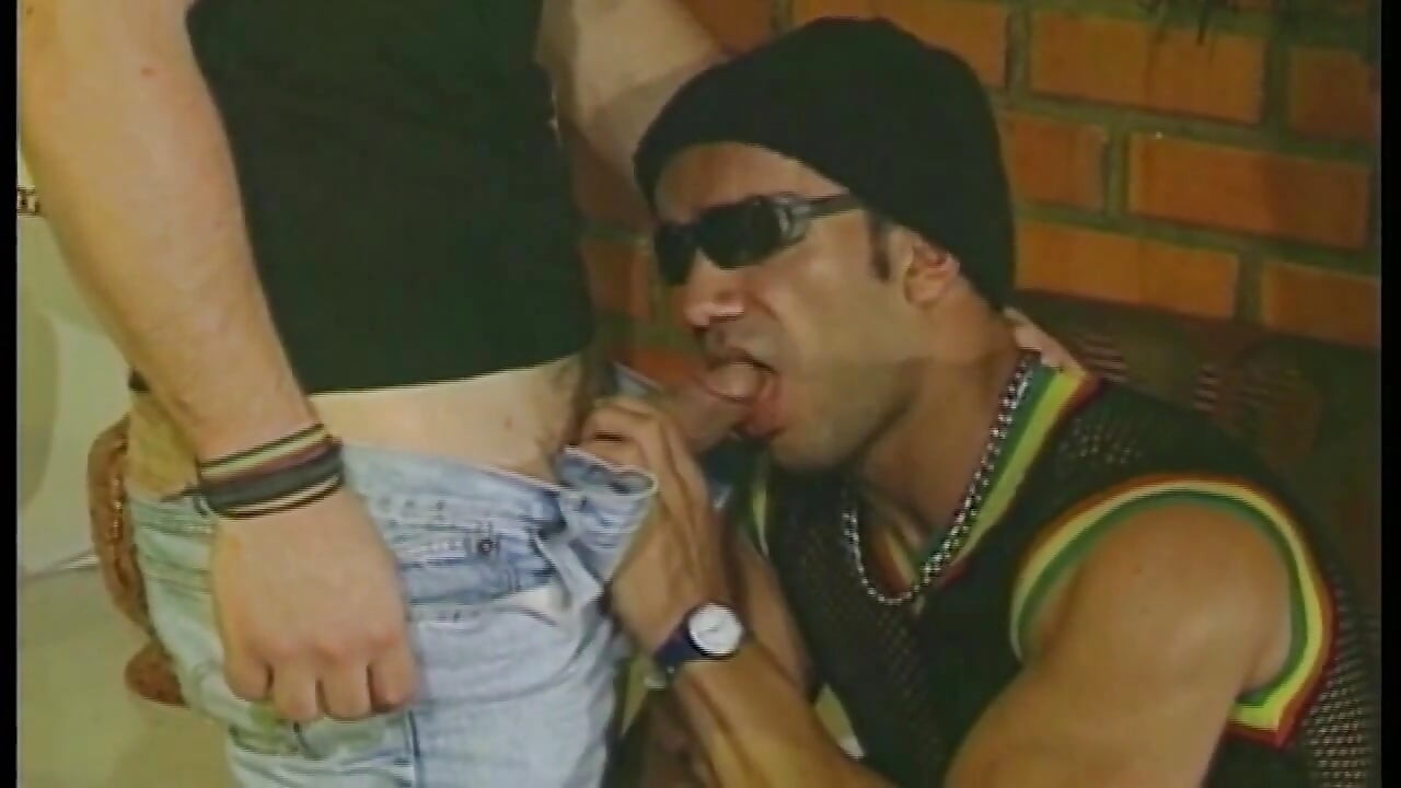 Muscular Hunks Enjoy Raw Bareback Anal Session