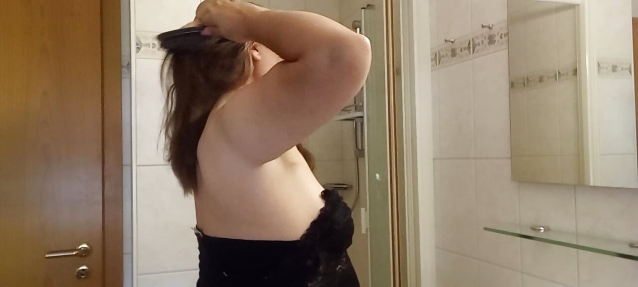 53-year-old BBW in the shower – do you want to watch me?