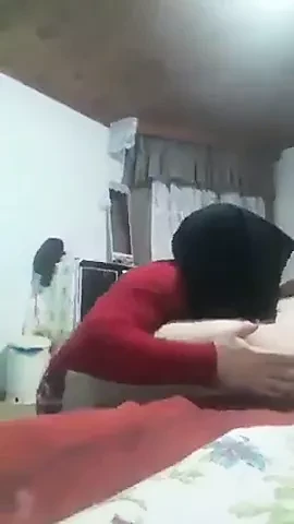 Turbanli Orospu Sakso Cekiyor