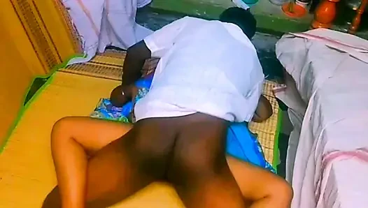 Desi aunty having sex with house woner