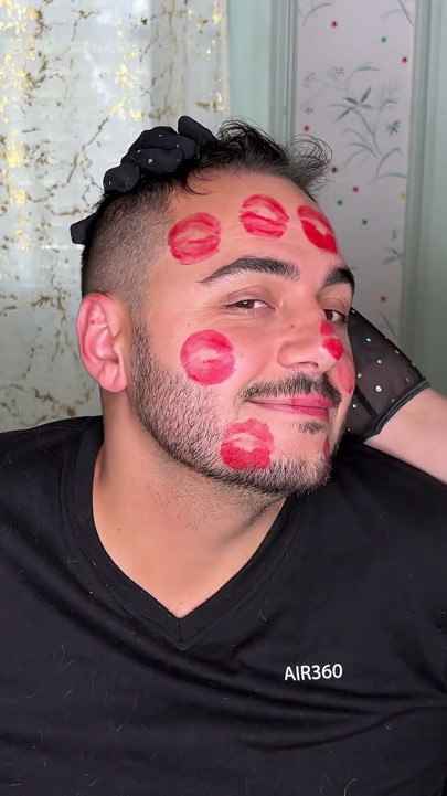 أحمر شفاه أحمر بمناسبة الوجه 2 فيديوهات اكتشاف
