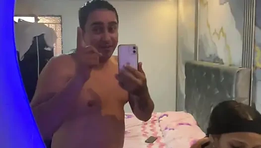 Pt2 dia datang untuk bayarannya dan akhirnya crot di dalam pantatku