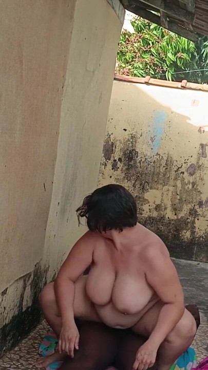 I caught the neighbor at home and came inside her | Clip 2