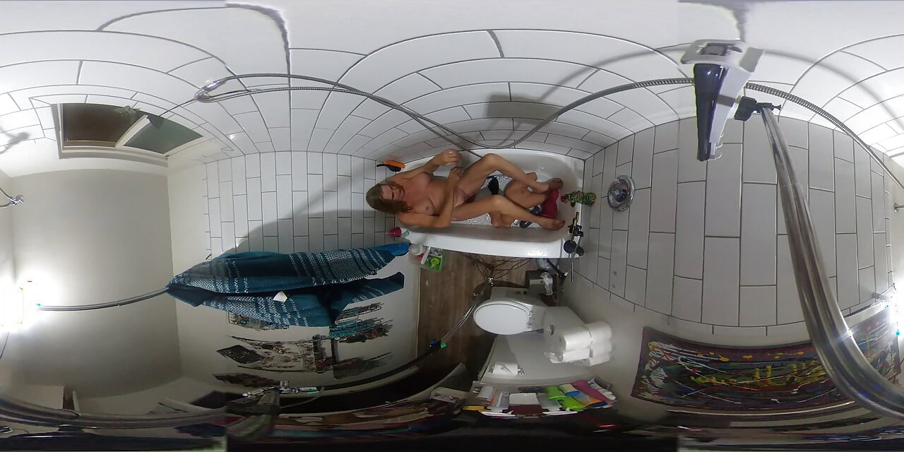 Lizzy Yum VR October 2026 Bathing Masturbation Dilating