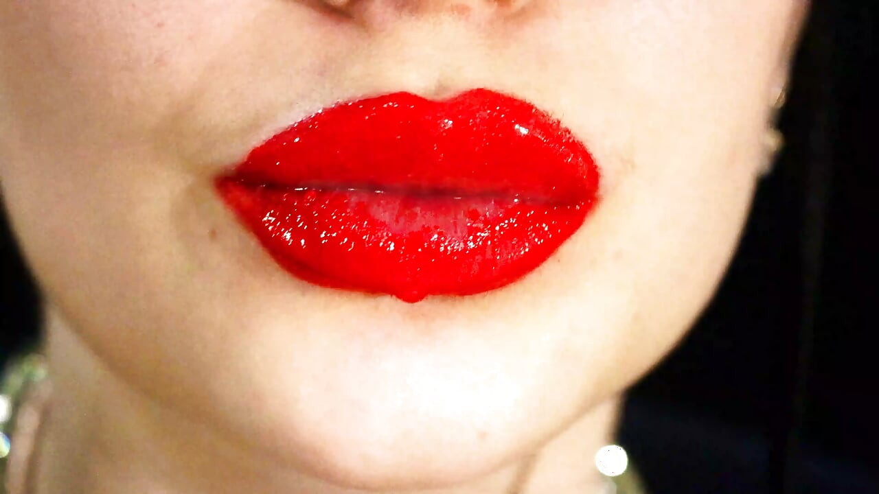 Red lips and a games with liquids and saliva! Milk and coffee! 4K -NO AUDIO-
