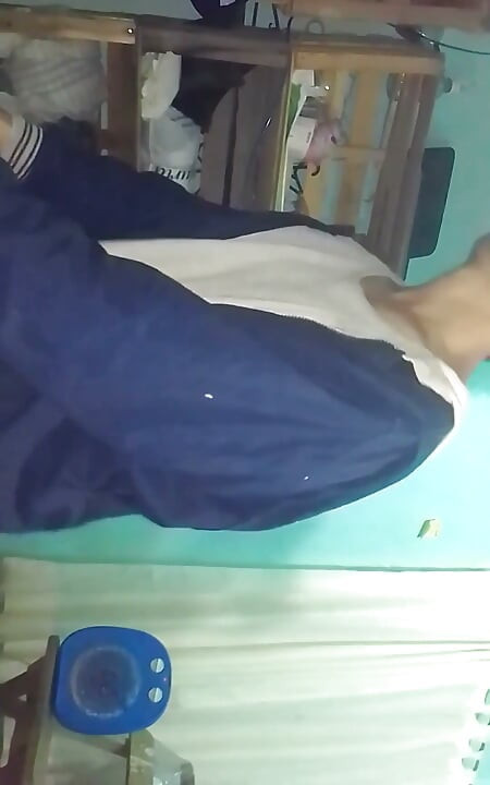 Me puse bucaneers verdes, él me chupa y follamos al estilo perrito