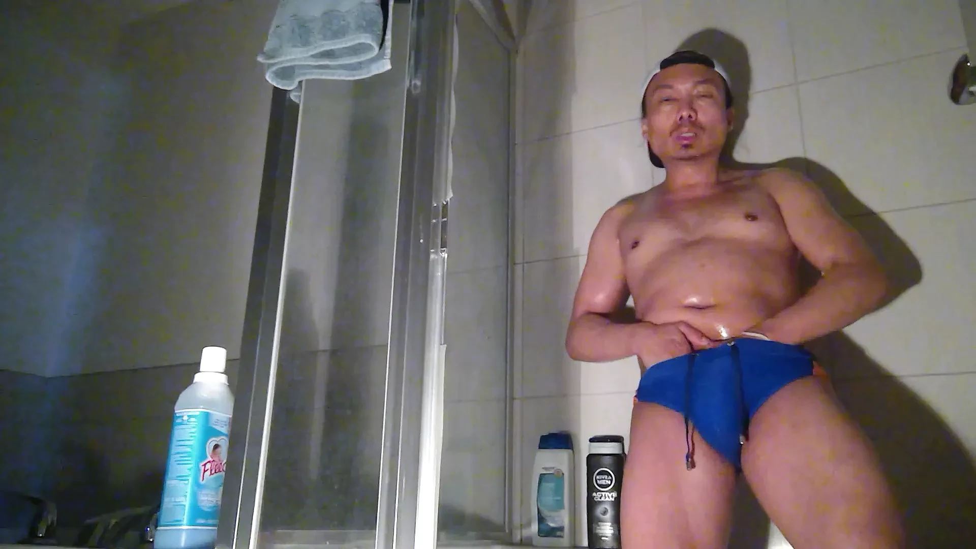 흡연하는 Bastian kross