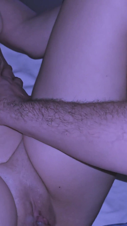 Dirty Masseur Crosses the Line! Instead of Giving Her a Normal Massage, He Masturbates His Client and Then Fucks Her