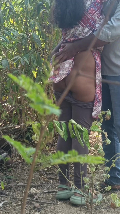 Cute girl with forrest happened unexpected hot romance | Clip 1