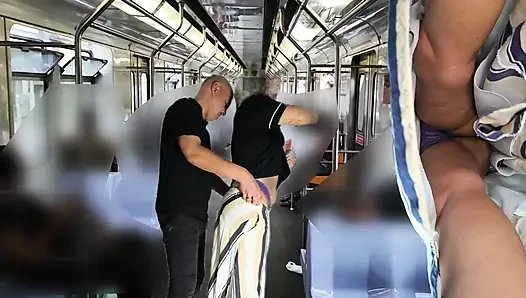 Поездка на поезде становится все более сложной.