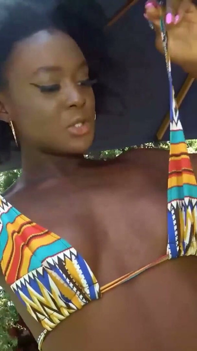 Bratty Afrikalı kız arkadaş açık havada büyük zenci yarağı tarafından götüne sikiliyor | Klip 1