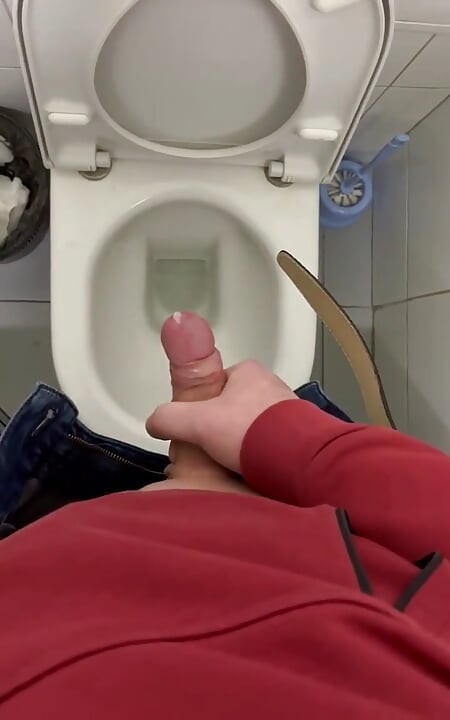 ควยของกูแตกในห้องน้ําสาธารณะโคลสอัพ