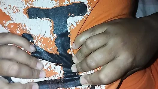 Bangladeşli viral kız yapay penisle evde seks yapıyor