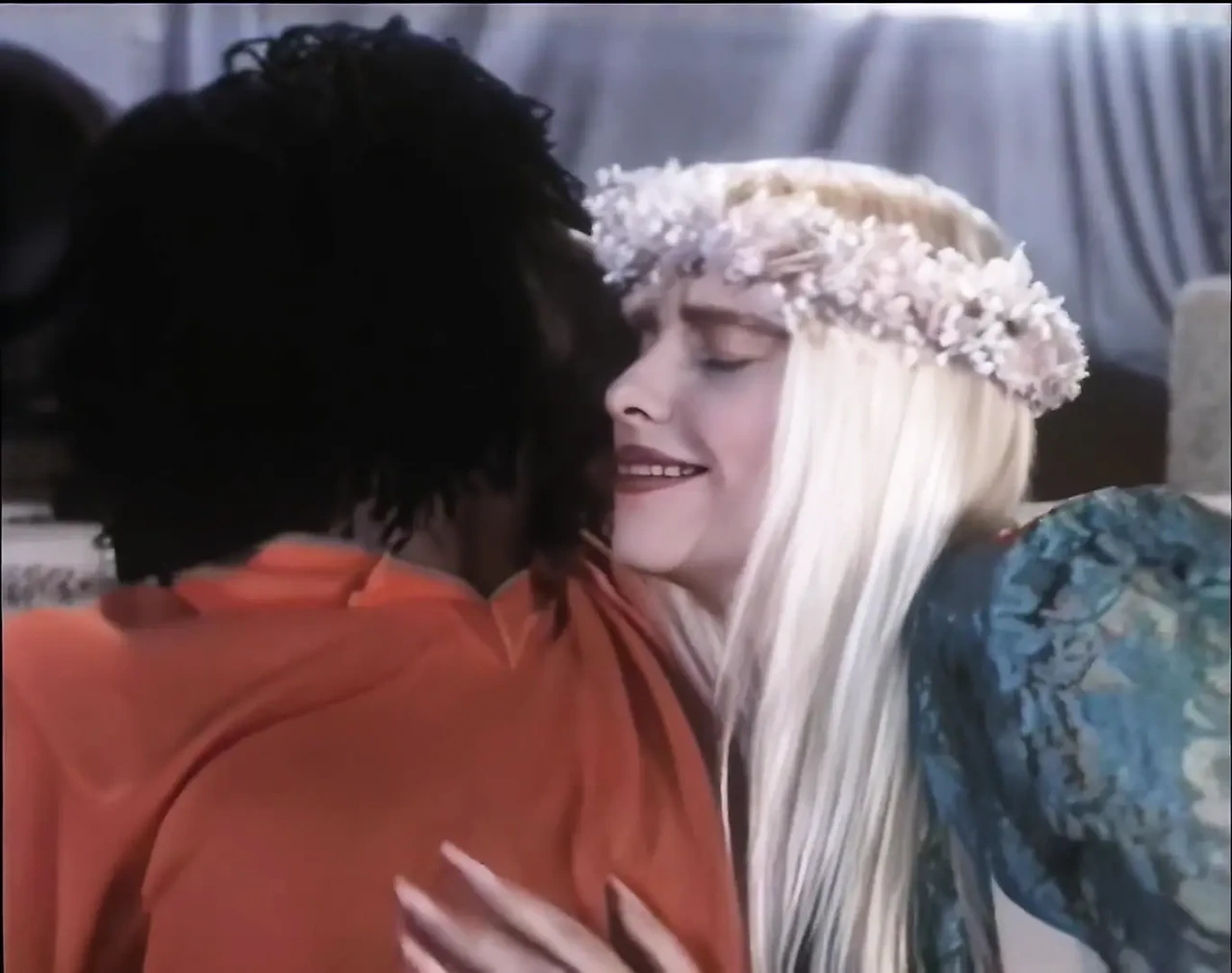 Cưỡi hoang dã trên một con cu cổ điển Ý đầy đặn