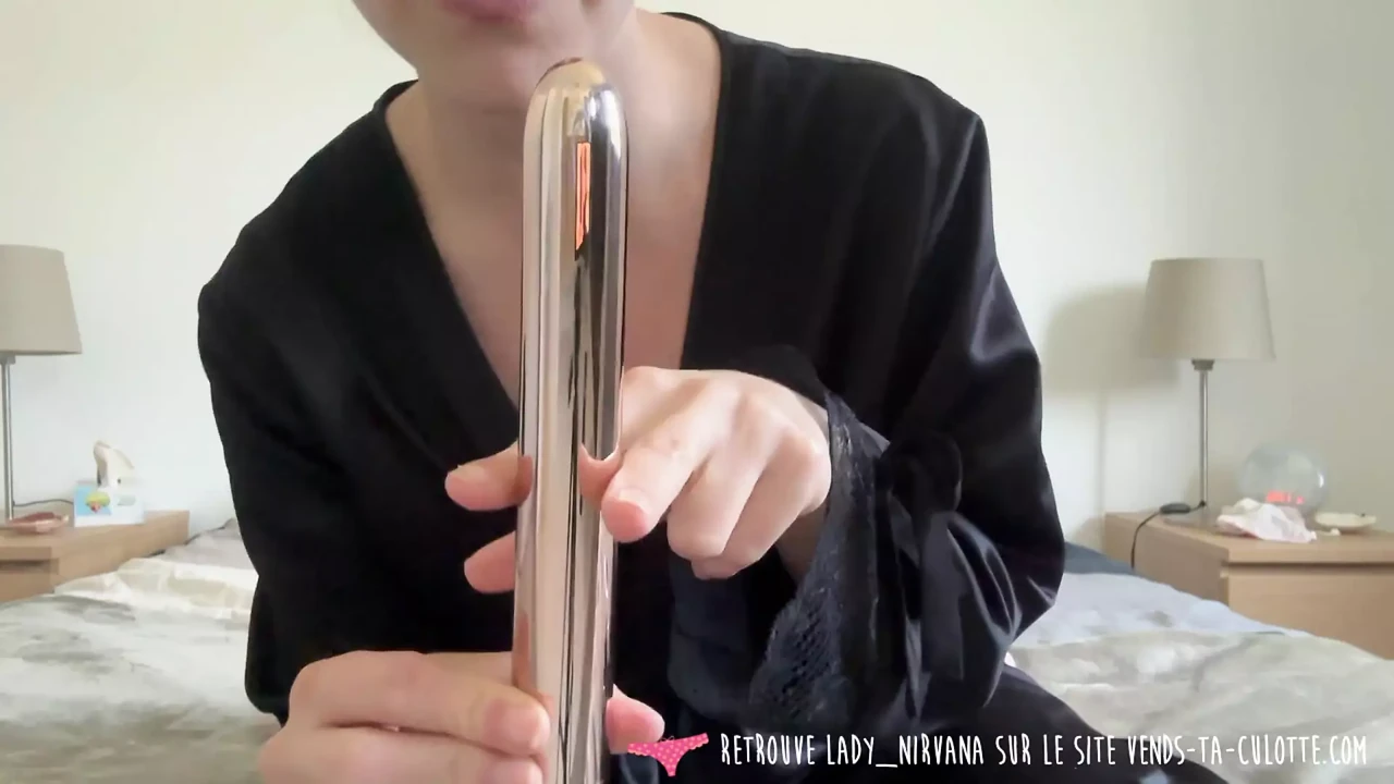 Vends-ta-culotte - Sexy JOI by a beautiful French amateur woman with anal training and CEI