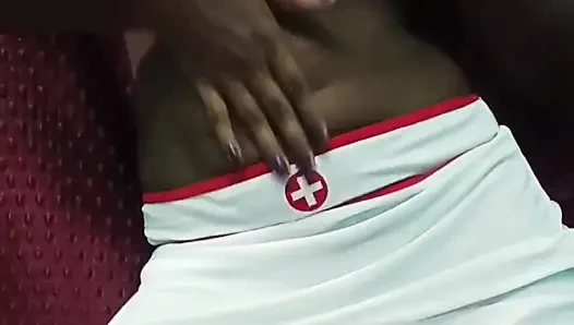 Perawat seksi Tamil dengan berbicara