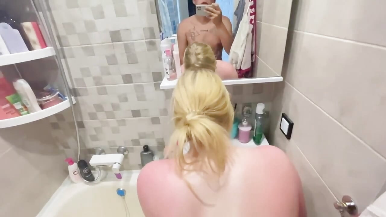 स्नान में चुदाई और अंदर वीर्य