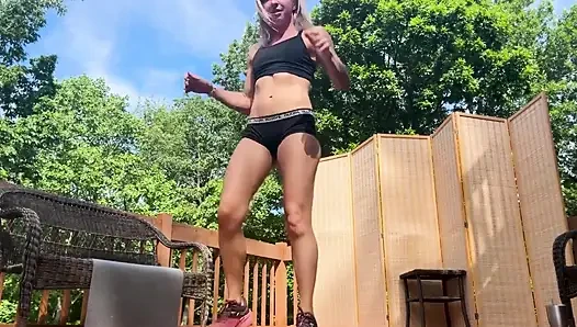 Сколько Burpees Может сделать Lora Cross