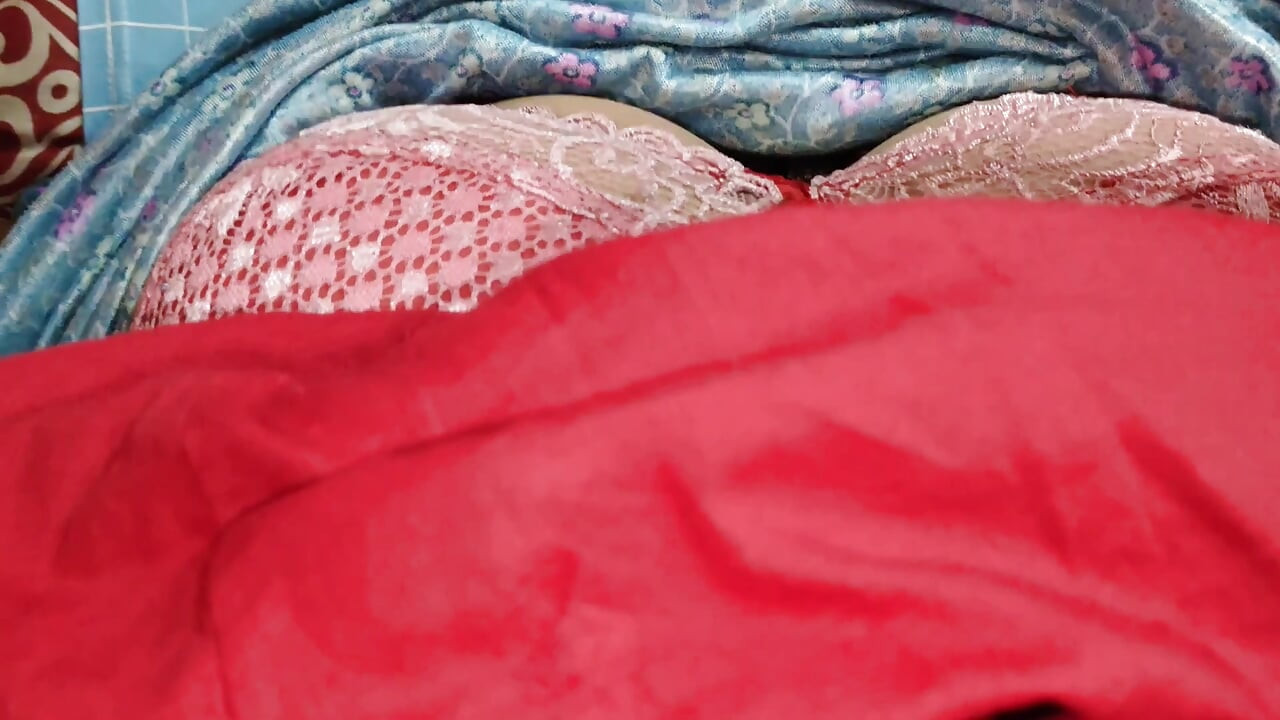 Madhu bhabhi ne apne bihari Yar sa aapna gand me chudadi karwaya
