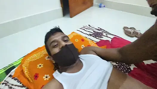 Real desi couple in Singapore)
