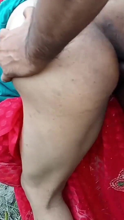 의붓오빠와 섹스하는 배다른 여동생과 정글에서 섹스 | 클리 2