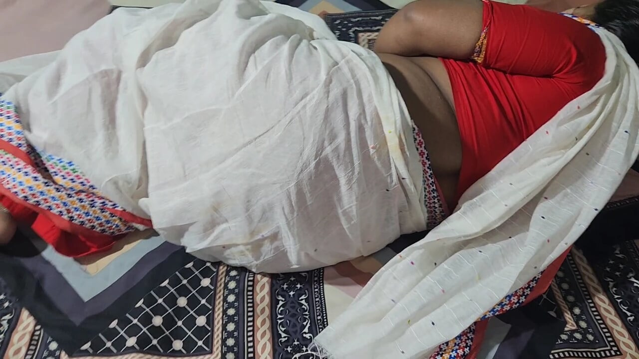 زوجة الأب تحب أن يكون لدي ديكي الكبير في كسها الجزء 01