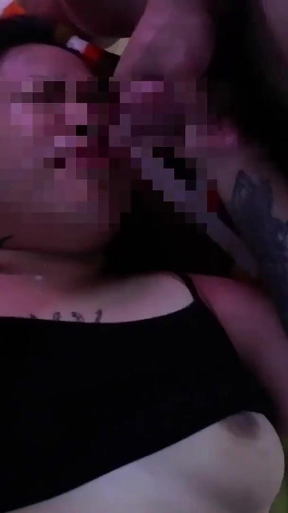 Zapanjujući trenutak iz filma "Pastork je pojebao svoju maćehu prije spavanja - azijska velika guza"