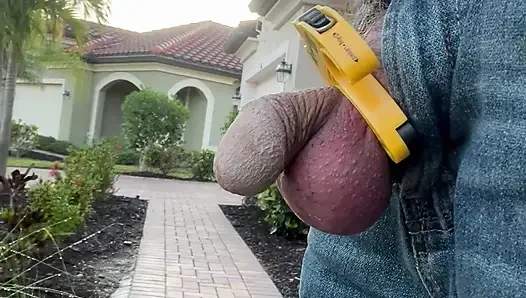 Çöpü kaldırıma götüren başka bir sabah