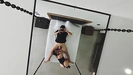 Bölüm bir güzel latin sevişmeyi seviyor.. Götünü veriyor ve sütle doldurmasına izin veriyor