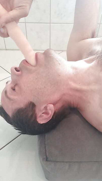 Γαμάω το λαιμό μου