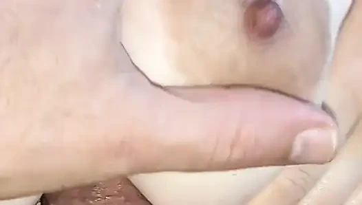 Büyük memeli Arap madam sawsan ve yarak suudi sarışın