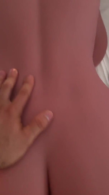 لحظة لا تنسى من "التناوب بين صديقتي الآسيوية و Zelex sexdoll ، من يستطيع أن يجعلني نائب الرئيس أولا؟"