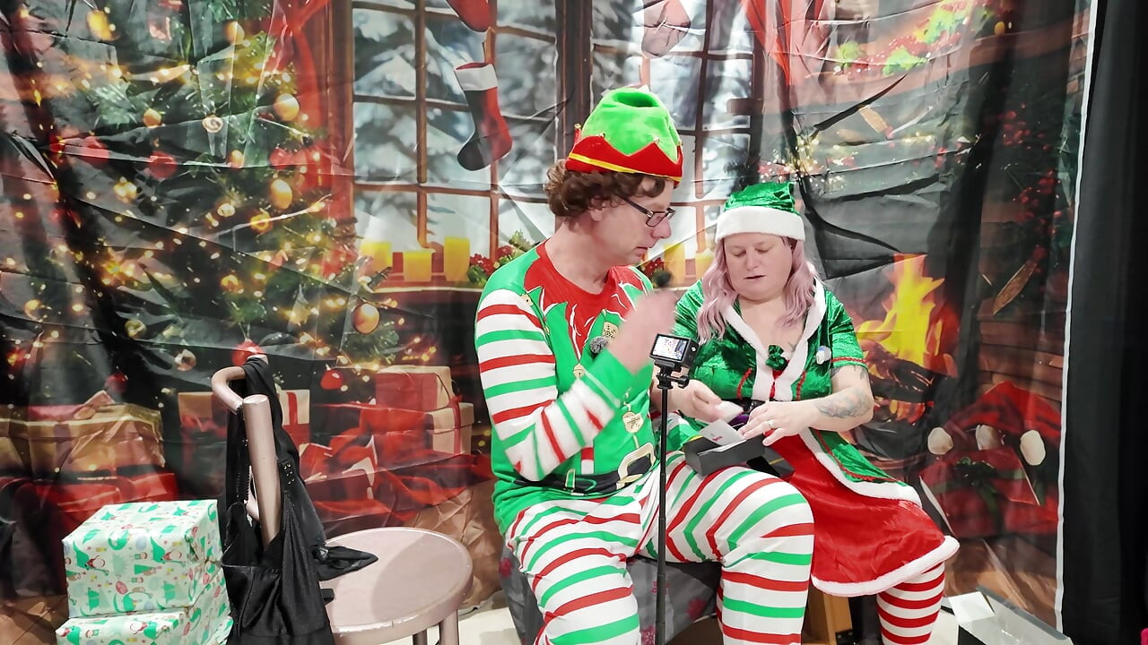 Dia 11 Elfos na prateleira de brinquedos sexuais