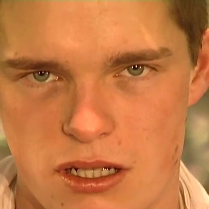 Lukas Christensen与汤姆米和拉斐尔“像男人一样接受它”