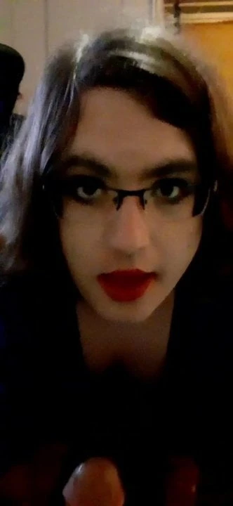 Faggy femboy siendo una puta chupapollas