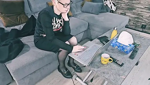 I Had to Choose Between Working or Using a Dildo on My Mature MILF Pussy