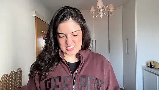 GEILE MILF NECKT IHREN FRAUENARZT BEI EINEM TERMIN