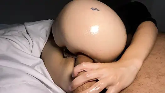 Cewek ini latihan seks anal gara-gara takut sakit - asmr - handjob - assjob