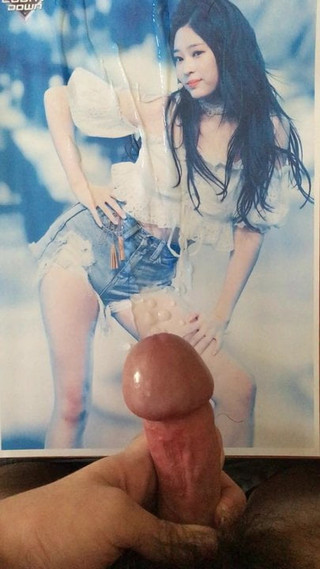 Cum on IZONE Minjoo
