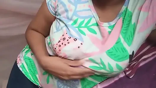 Sri Lankan woman seduces her partner via video call until orgasm Just love with Big boobs and wet pussy