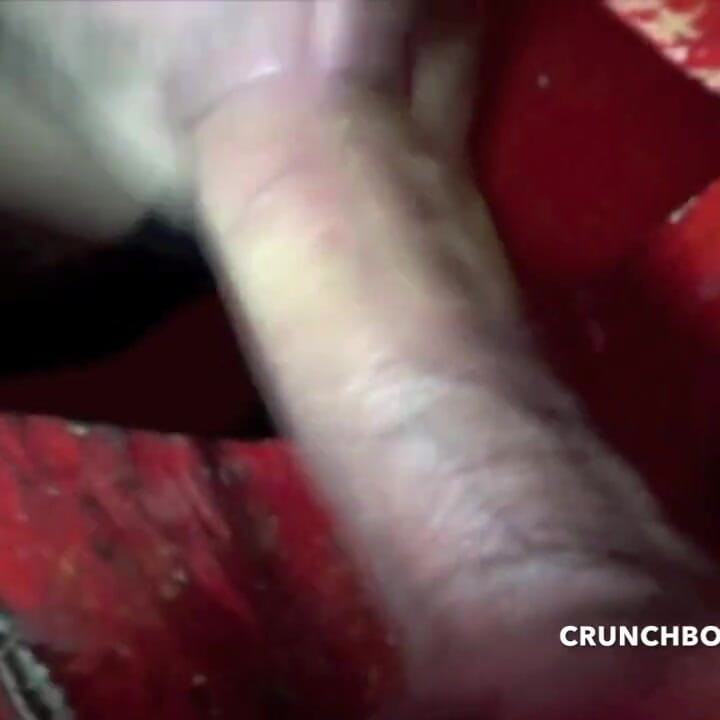Jovem hetero usado em gloryhole por Dmitri