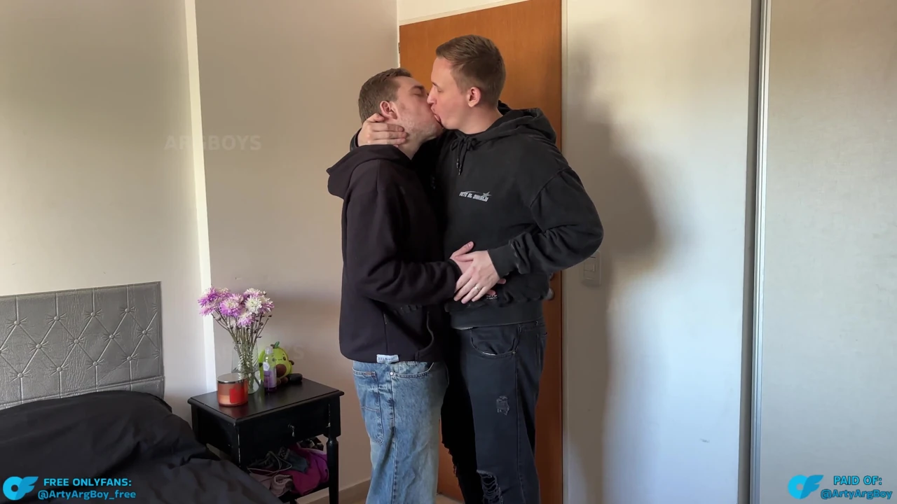 Horny Stranger Agreed to Have Sex in Public Toilet even though He's Straight