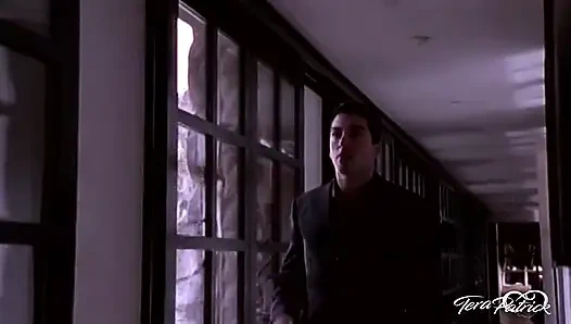 Tera Patrick sahne arkasında büyük yarak ve döl alarak sikiliyor