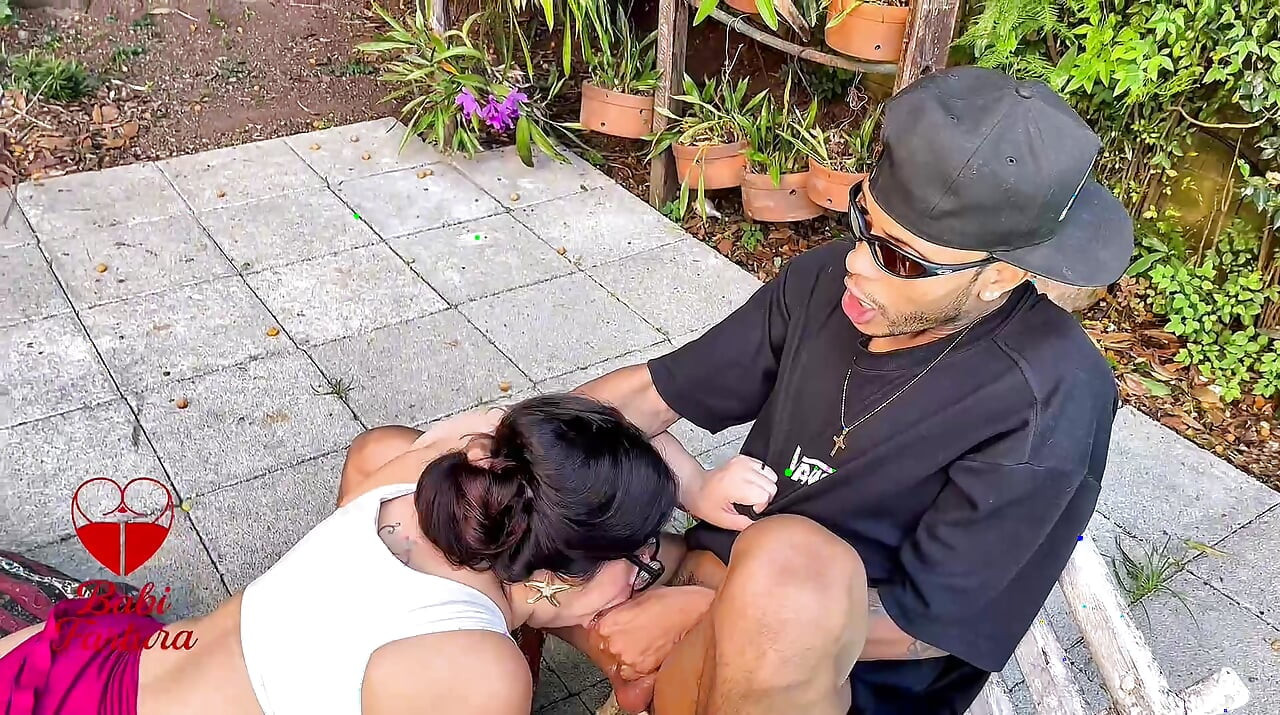 Hezké odpoledne na vystření na černý penis nadaného úchyla do mé horké kundičky