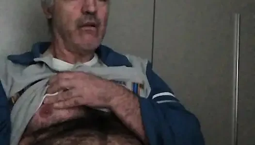 Gülümsemeyle başlamak için günün ilk elle muamelesi