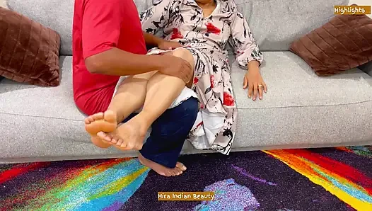 Memek berbulu istri semok berhijab dientot habis-habisan sama teman suaminya sendiri