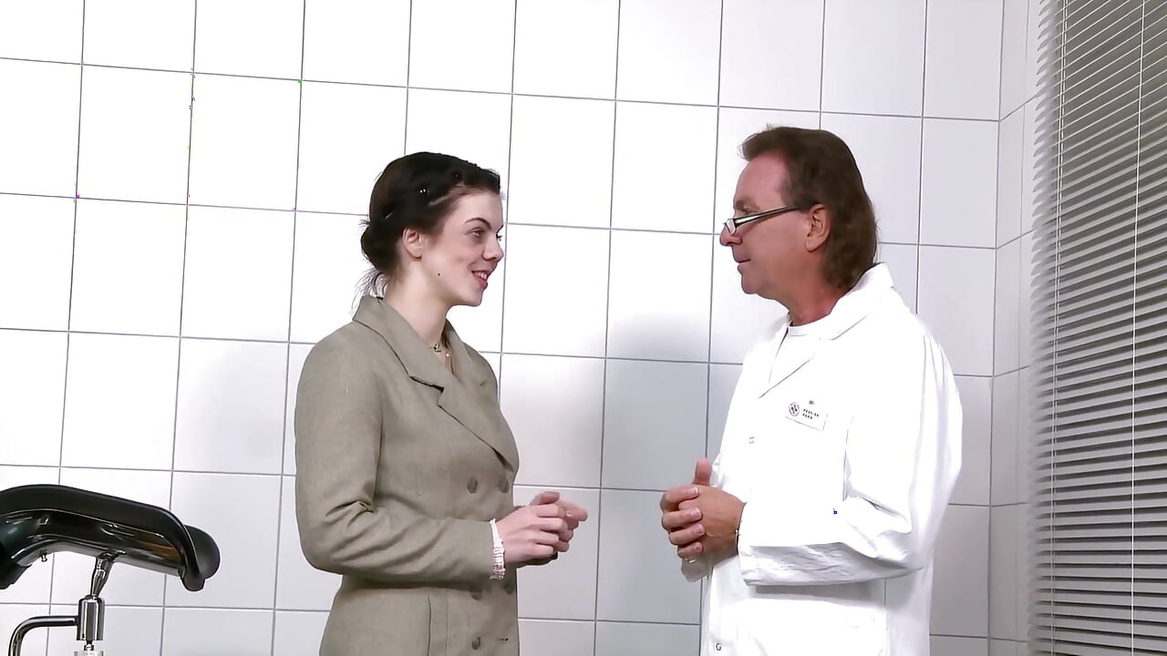 Горячий Осмотр Гинеколога Превращается В Дикую Долбежку Киски