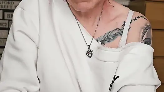 Edepsizce Konuşan Evli Kadın Beni Yeni Arkadaşıyla Aldatıyor