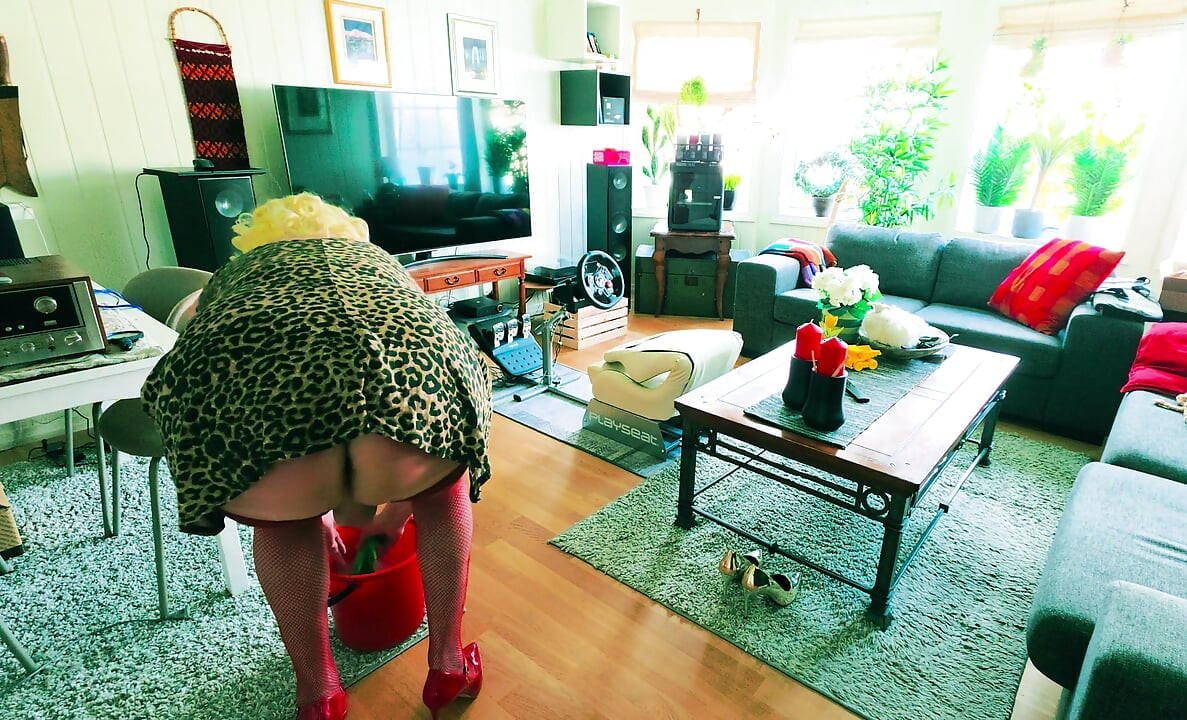 Cleaning in Da livingroom