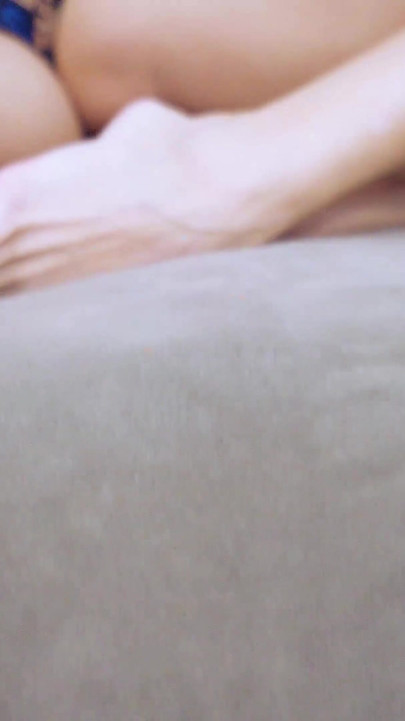 Orta yaşlı seksi sürtük ile derin gırtlak